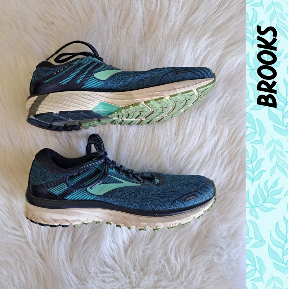 Ladies Brooks Adrenaline blue athletic shoes